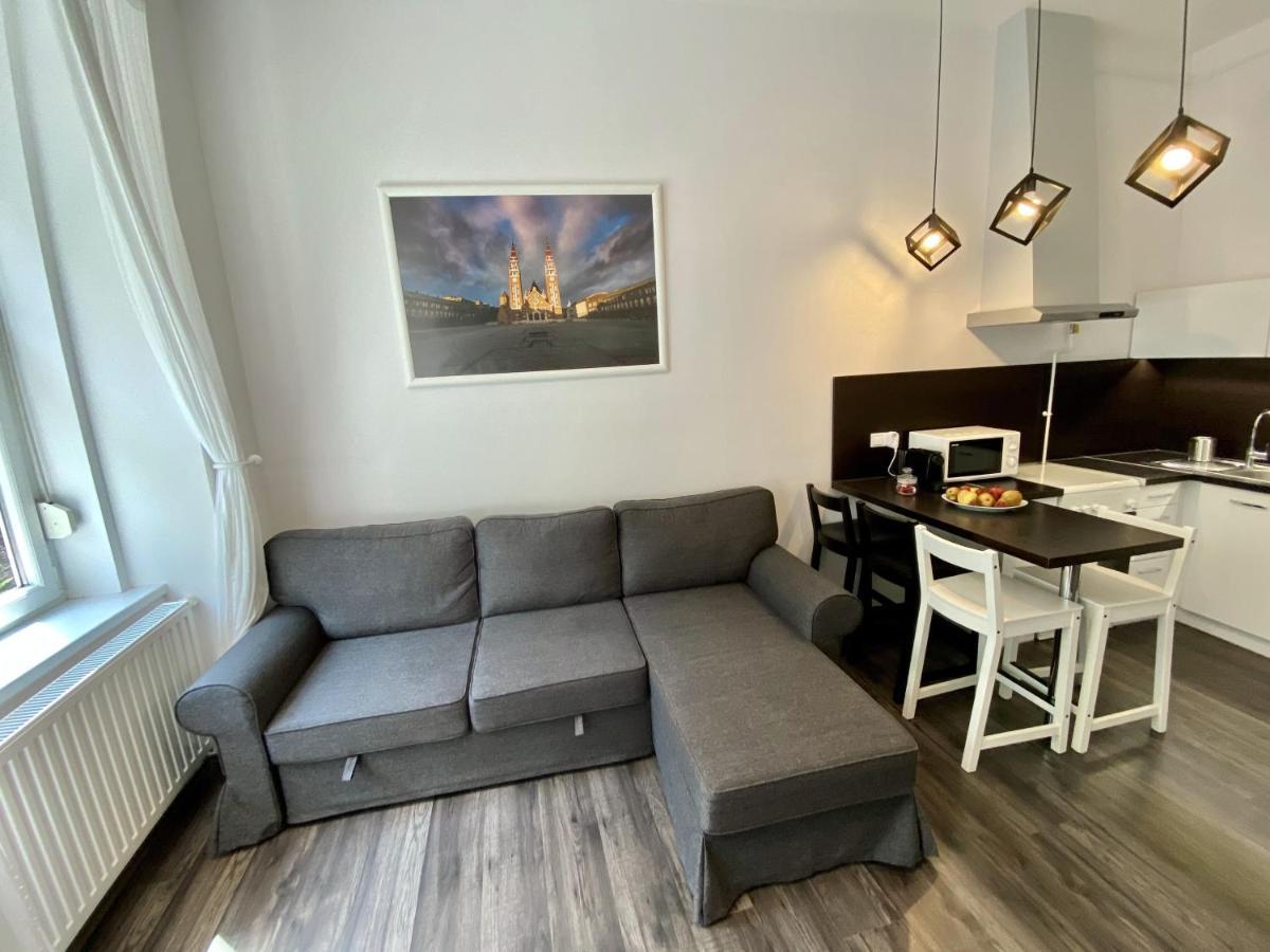 Art Apartment Szeged Extérieur photo