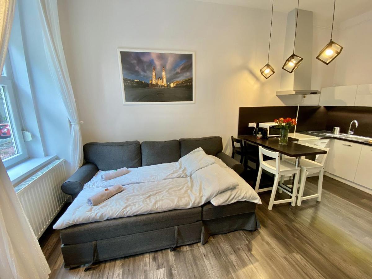 Art Apartment Szeged Extérieur photo